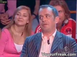 A nipple slip on italiýaly tv ýalaňaja seredýän kamera part4