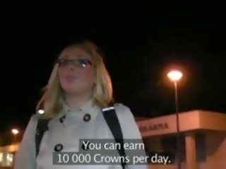 Blondinke zajebal s velika pecker pri noč