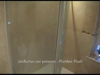 إغاظة plumber شاب