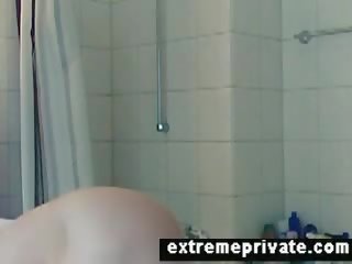 Прихований камера footage мій showering тітка