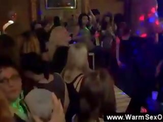 Đam mê người tình hút một bạn trên các dancefloor