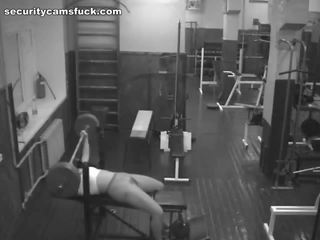 Saugumas internetinė kamera į as weight kambarys juostos as stulbinantis diva