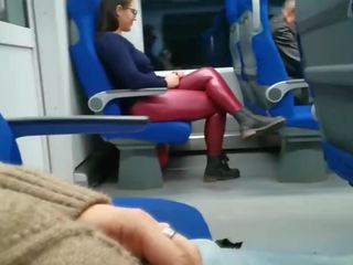 Desconocido bruscamente y chupar yo en la tren