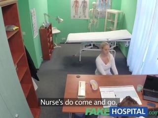 Fakehospital блондинки с голям цици иска към бъде а медицинска сестра