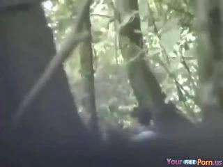 Voyeur Busts Teens Fucking In The Forest vid