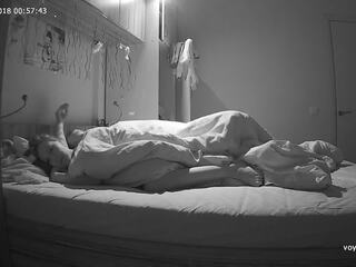 Elitë gjoksmadhe adoleshent në i vështirë natë seks kapëse veprim: falas i rritur video 82