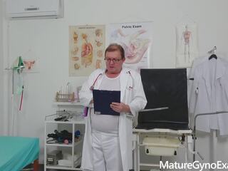 Physical examen și pasarica cu degetul de ceh peasant femeie: gyno fetis matura x evaluat clamă